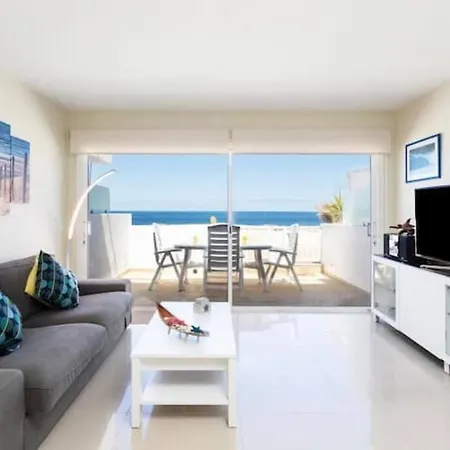 Oceanfront Turtle House Апартаменты *