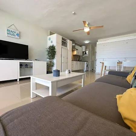 Oceanfront Turtle House Апартаменты *